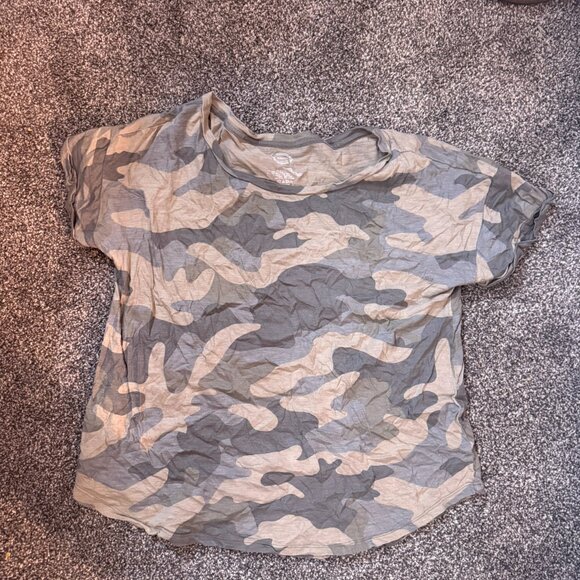 Maurices camo print t-shirt - Picture 1 of 2